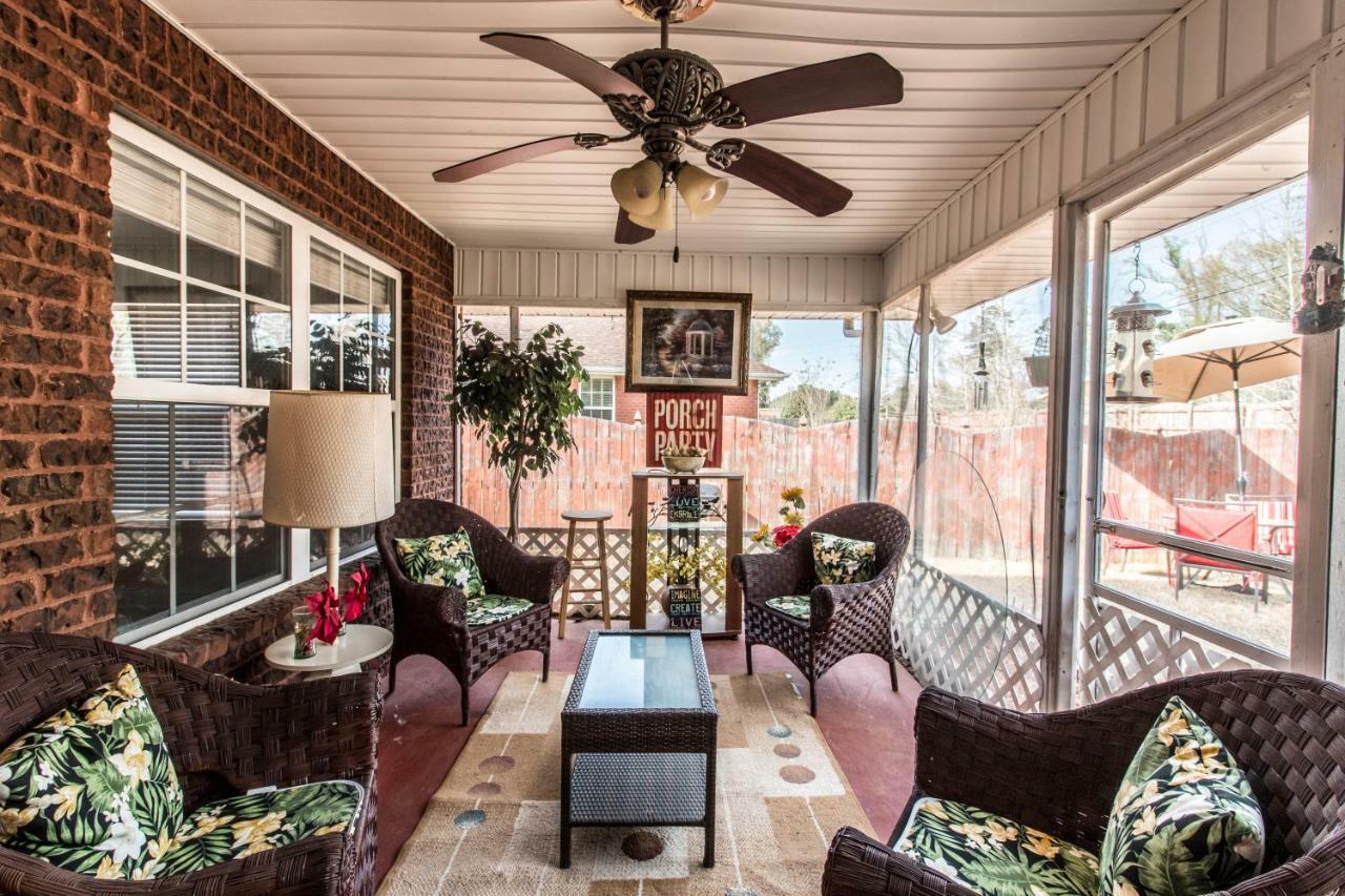 Villa Rockett! Your Sweet Home Away From Home! 헌츠빌 외부 사진