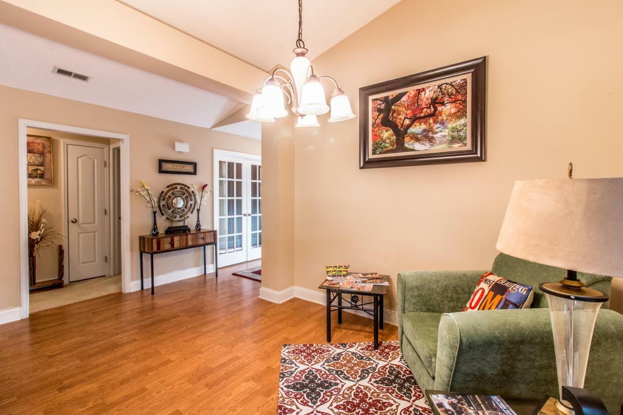 Villa Rockett! Your Sweet Home Away From Home! 헌츠빌 외부 사진