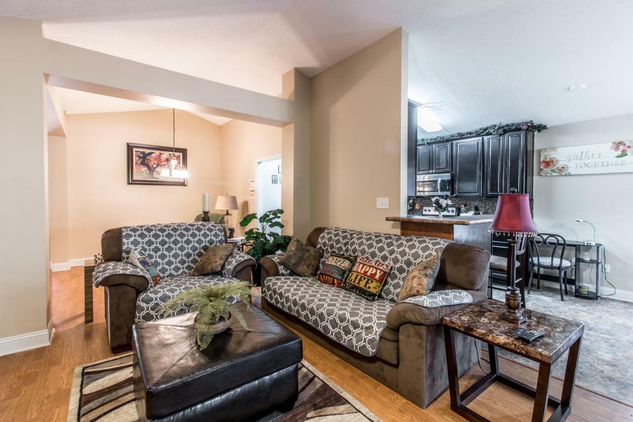 Villa Rockett! Your Sweet Home Away From Home! 헌츠빌 외부 사진