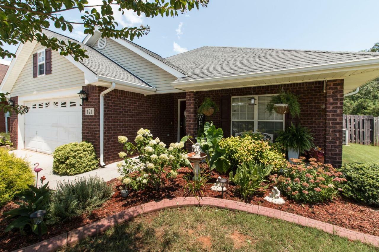 Villa Rockett! Your Sweet Home Away From Home! 헌츠빌 외부 사진